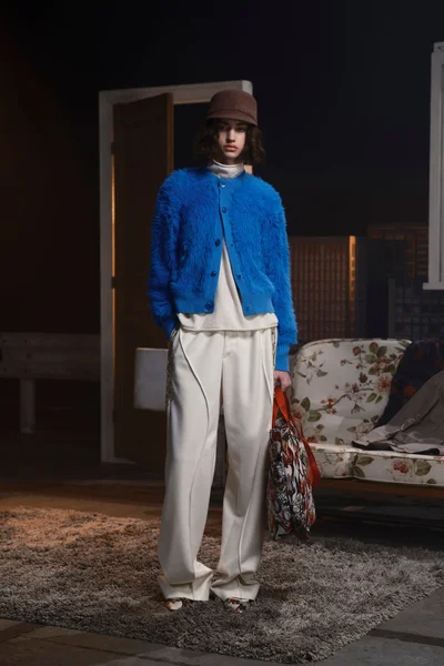 Look 30